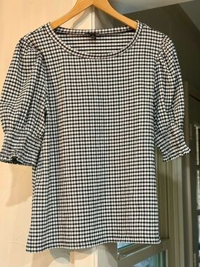 Ann Taylor Black & White Gingham Puff Sleeve shirt